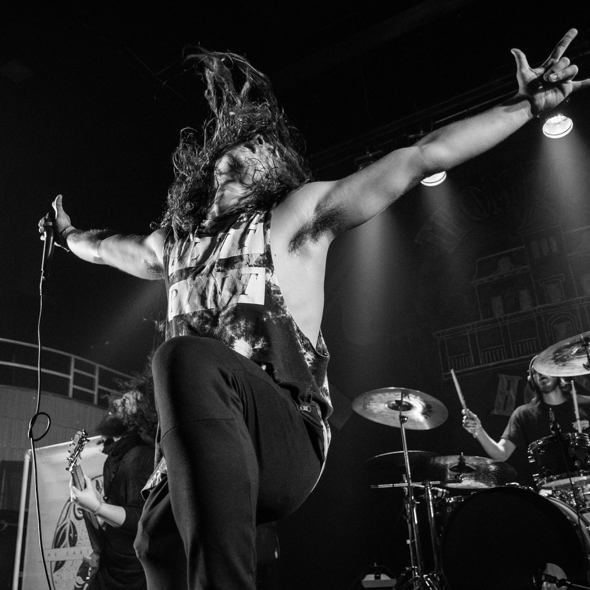 TheJakeLaidBare's tweet photo. #NewProfilePic #RyanFerdelman #TheEarthLaidBare #LiveShot #TheThompsonHouse #Newport #Kentucky #CincyMusic #CincyMetal https://t.co/bZPkFRhJFc