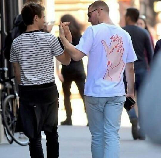 brandonflynnews's tweet photo. NEW | Brandon and Sam Smith 😍❤ https://t.co/KlHr5DH28n