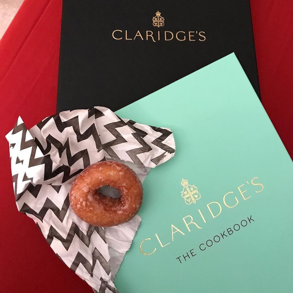 Bedtime reading 📖 I can tell you, for the chicken pie recipe alone, you must get this! @claridgeshotel recipes by … ift.tt/2ww1pnc