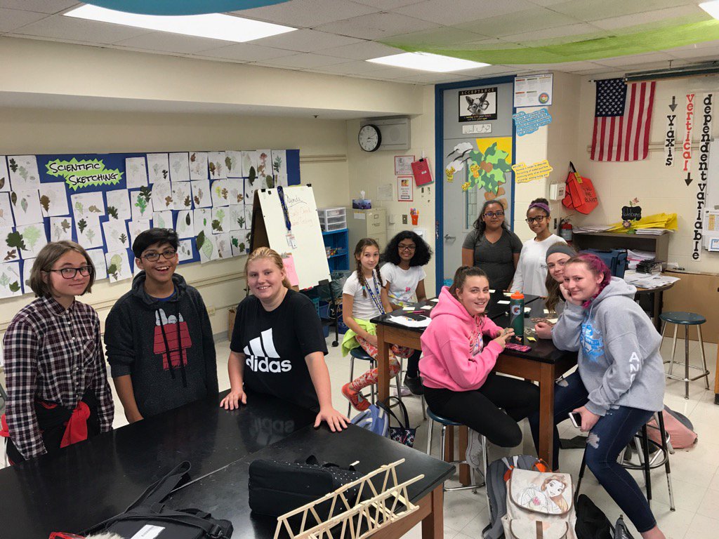 WDJH106's tweet image. Builders Club Members counting change for hurricane victims across the S/SE United States! #caringmatters #wdsd7