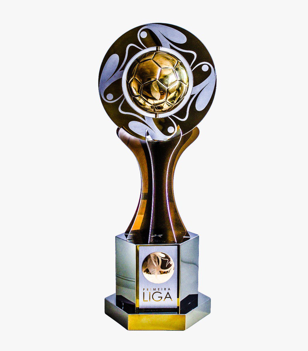 thiagonoggueira's tweet photo. Com 20 kg, taça da @PrimeiraLiga será a + pesada entre as principais competições do mundo. Só ñ é + alta q a Liberta https://t.co/yuopZbqVwS https://t.co/MNNSIfCNQr