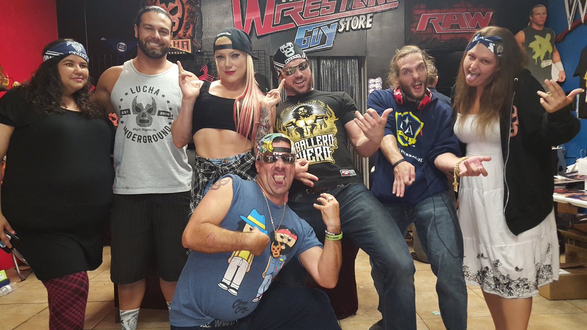 LanaHardy619's tweet image. Happiest Of Birthdays To The Biggest #Chingonsisimo Of Them All @TheRealMorrison Enjoy Your Day🎂 #HadToTakeItBackABit #FanSinceTheNitroDays