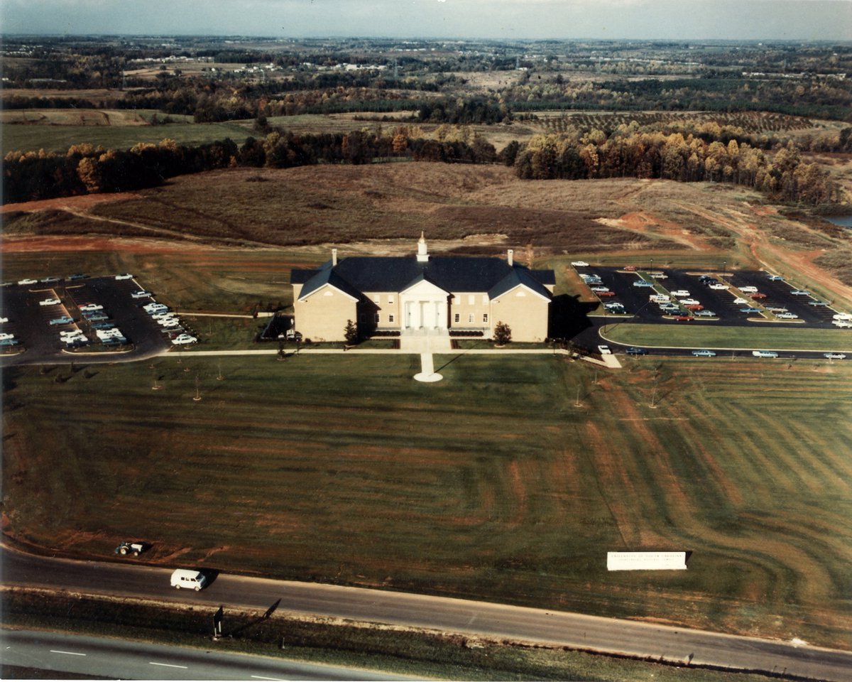USCUpstate's tweet photo. A look back at the Administration Building in 1970. And notice how different I-585 looks, too! https://t.co/KA5ngNrhZw