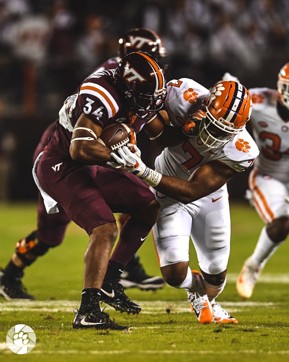 ClemsonFB's tweet photo. Top 🔟 in the nation:
-Scoring Defense
-Total Defense
-Fewest Yards Per Play Allowed

🐅🐾 https://t.co/ZVAl0XPr7P