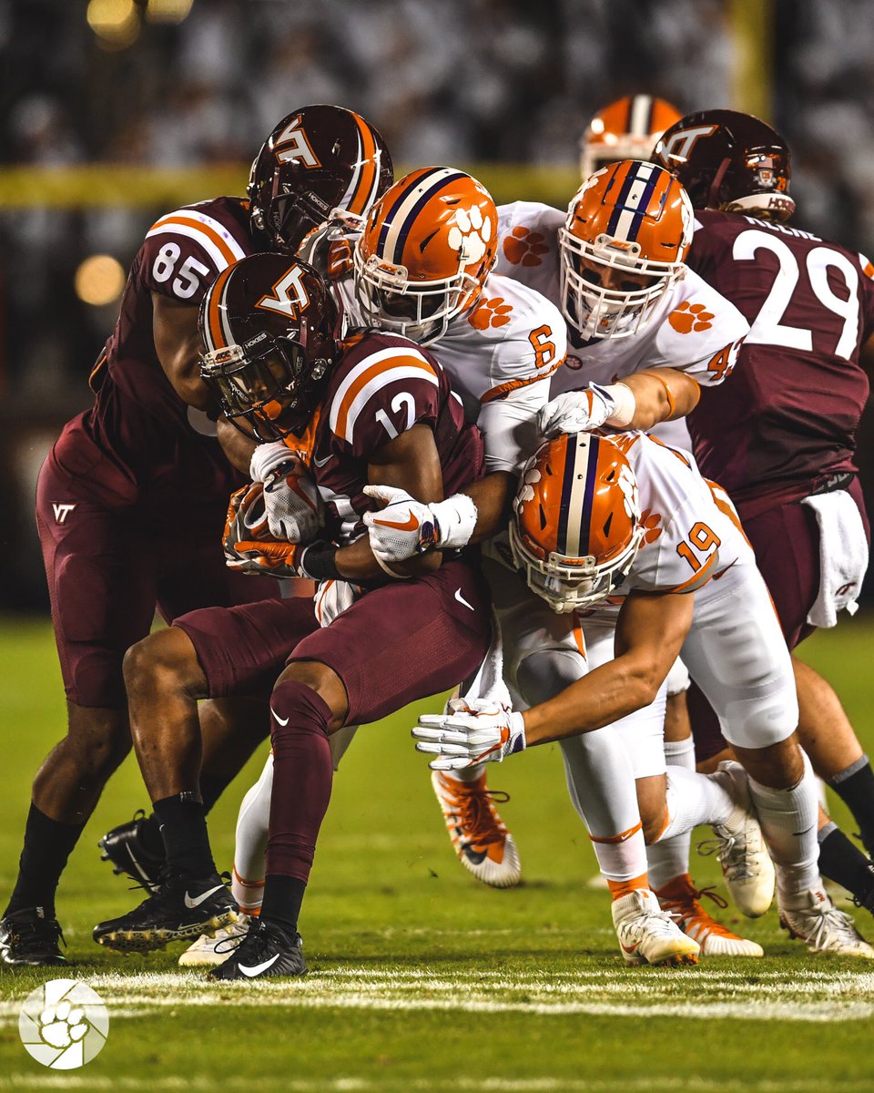 ClemsonFB's tweet photo. Top 🔟 in the nation:
-Scoring Defense
-Total Defense
-Fewest Yards Per Play Allowed

🐅🐾 https://t.co/ZVAl0XPr7P
