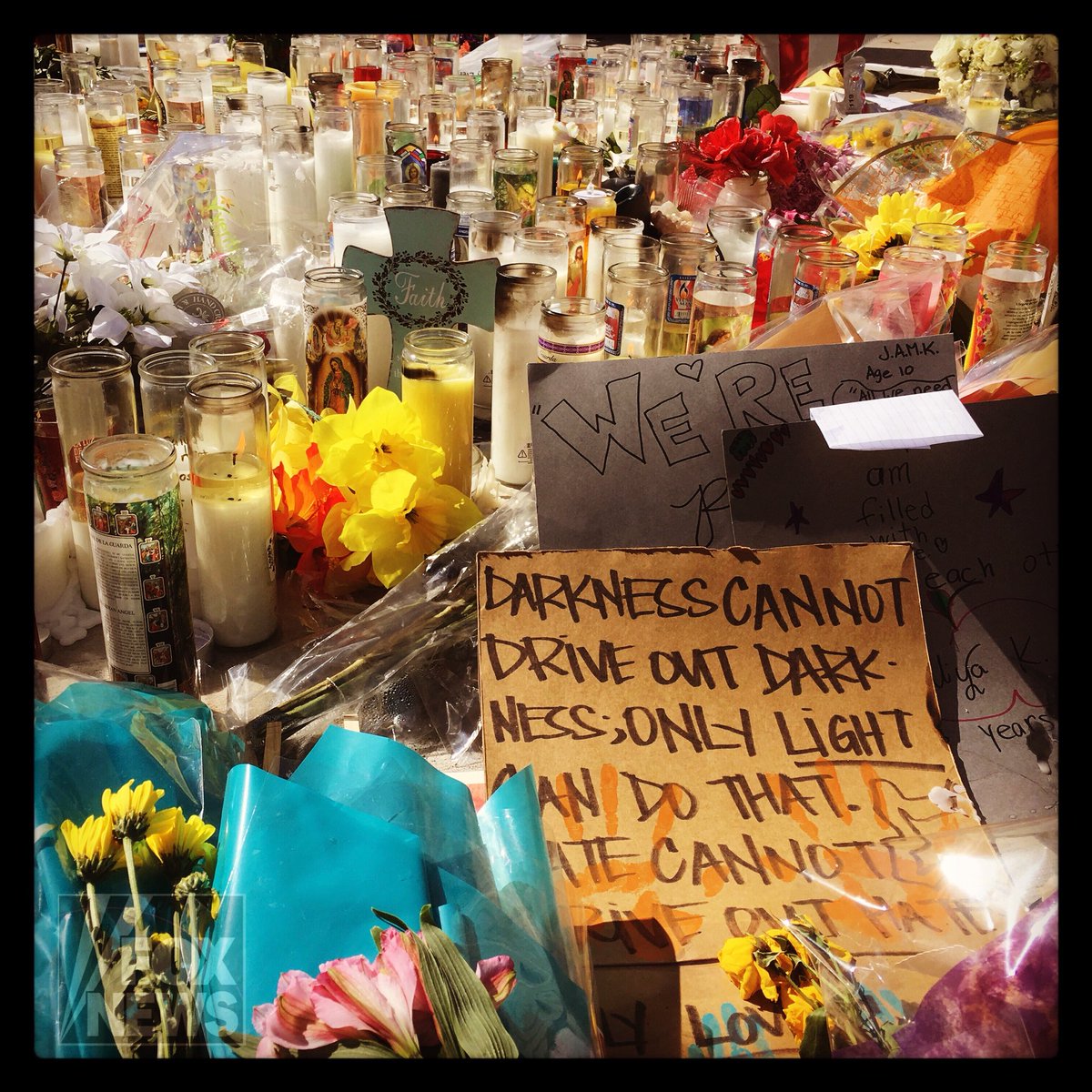 Memorial to victims of #LasVegas shootings. <a href="/FoxNews/">Fox News</a> fxn.ws/2xYorGI