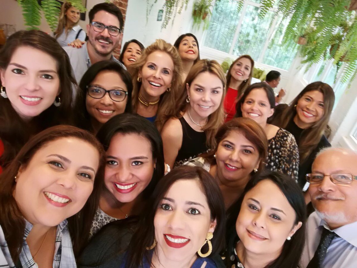 BBMMullenLowe's tweet photo. Hoy nos sentimos #ComoEnCasa nuevamente en la #PreventaMedcom para el 2018 viendo todas las oportunidades que le brindan a nuestros clientes https://t.co/PdUUJLys6s