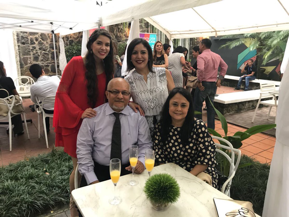 BBMMullenLowe's tweet photo. Hoy nos sentimos #ComoEnCasa nuevamente en la #PreventaMedcom para el 2018 viendo todas las oportunidades que le brindan a nuestros clientes https://t.co/PdUUJLys6s