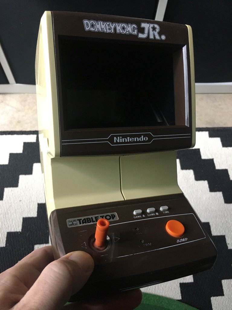 ausretrogamer's tweet image. Now where did we put those darn batteries??? ;-)
#nintendo #retrogaming #oldschool