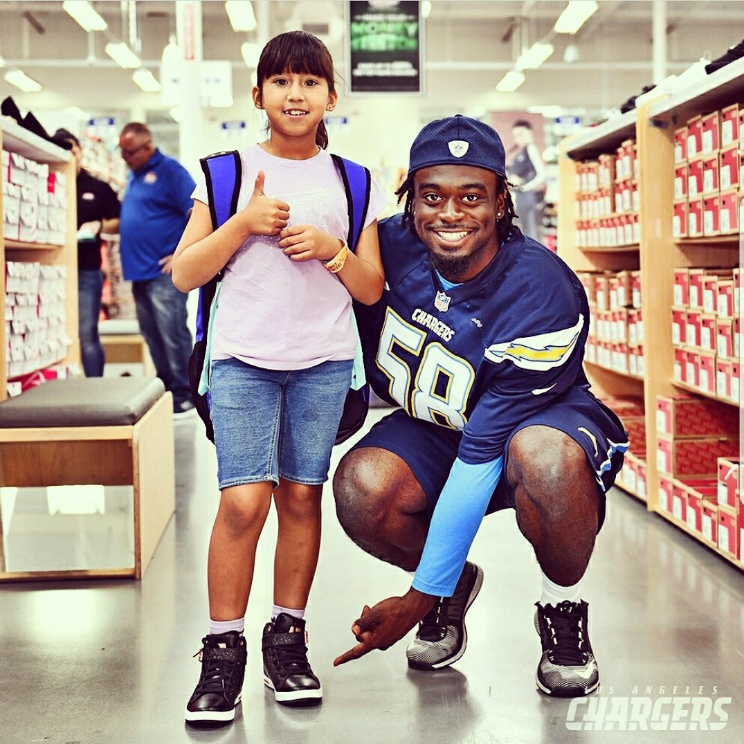 wiz_kidnookie7's tweet photo. She got her gear, we good. Feels good to watch the smiles on these young bright faces 😁 https://t.co/kfMLpQKfJe