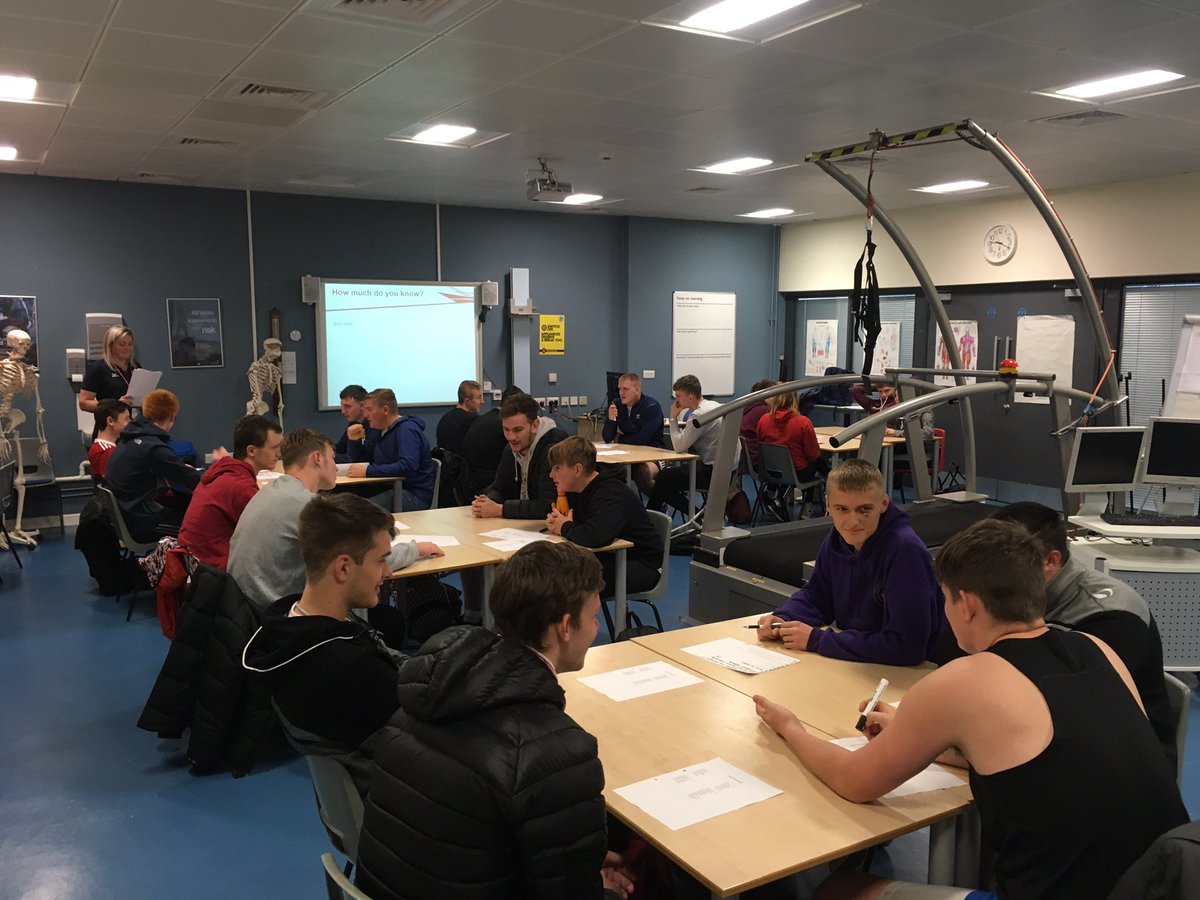 UKAD Educator Suzi Newton delivering the 100%me course to Gateshead College Rugby Academy students this morning #alwayslearning