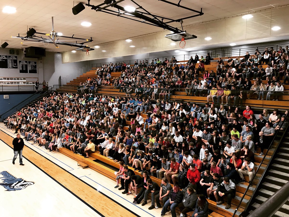 chadvarga's tweet photo. Franklin County H.S.this afternoon was off the charts. Thank you Melinda Brown, Stayin Alive &amp; Margaret Mary Health for making it possible! https://t.co/5cQXAqodwH