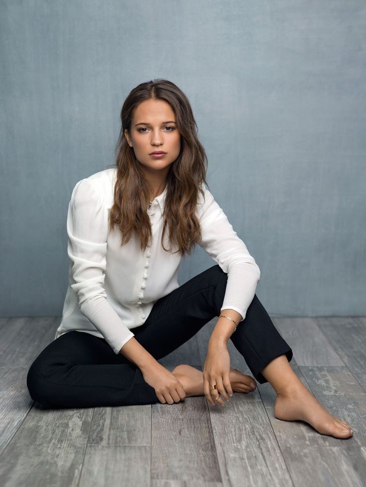 Happy 29 birthday beautiful Alicia Vikander! 