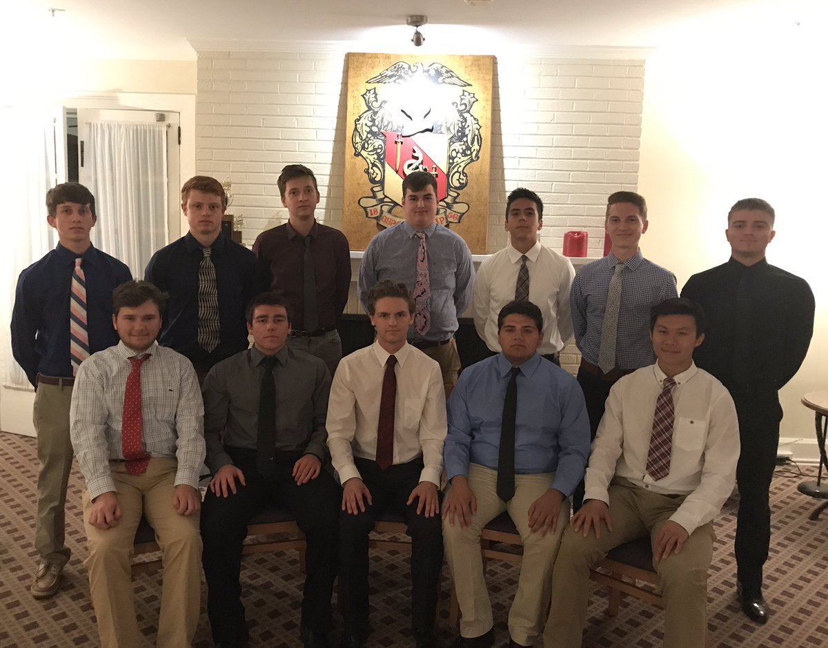 ThetaChi_UIUC's tweet photo. These 12 men are one and a half weeks into pledgeship. Wish them luck on their journey to becoming resolute men! #ThetaChi https://t.co/oEIjTBtjaF