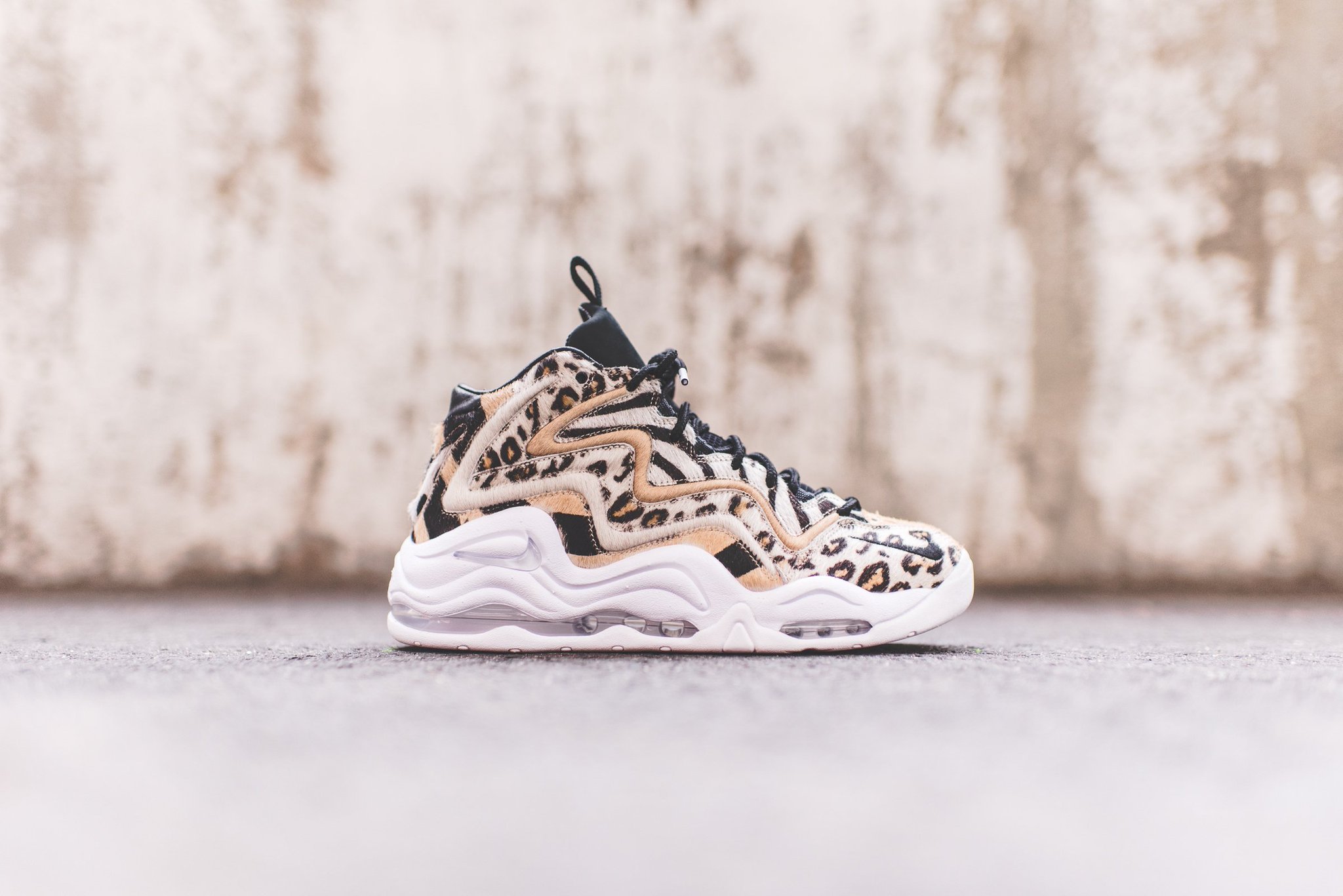 B R Kicks on X The KithSet Nike Air Pippen 1 Chimera releases Friday October 6 https t hwsOZRebHw X