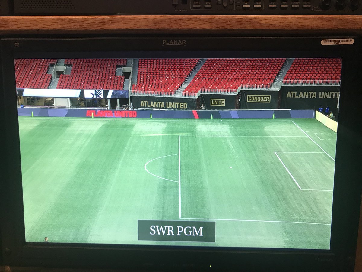 BezuHalliwell's tweet photo. After all the XFile mishaps I could possibly stomach, I’m #LeadEVS for @MNUFC on @My29tv in Minneapolis! #LivingTheDream #EddieSizzahandz https://t.co/2QsJvVwmgN