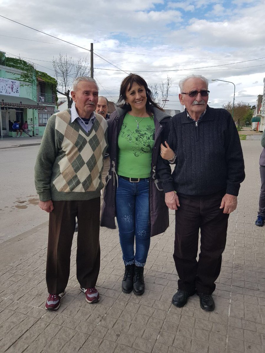 Desde <a href="/1PaisUnido/">1País</a> no vamos a permitir que los vecinos bonaerenses sigan viviendo en barrios carenciados  #UnDiaVasAGanarVos