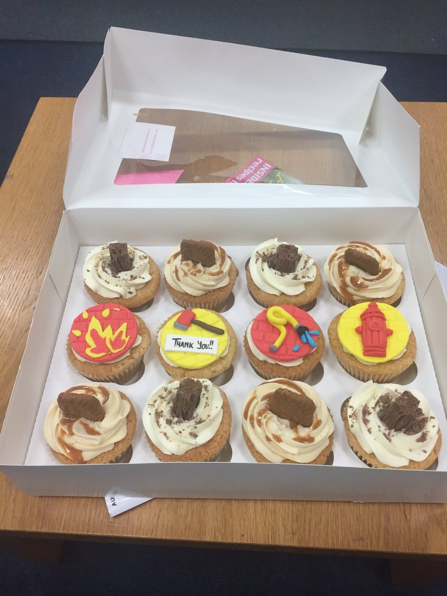 GeoffWheal's tweet photo. Thanks to Gemma Hilton for the cakes tonight went down well with a cup of tea. #ringonfinger https://t.co/gldG5Jg0x7