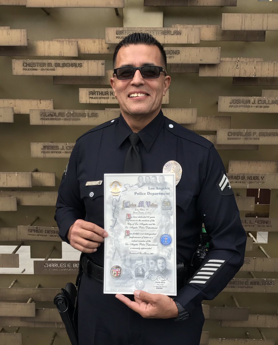 Congrats SLO Carlos Valdez on 30+ years of service @12SL10 <a href="/LAPDCaptRamirez/">Rafael Ramirez</a> @12SLO57 @12SLO73 <a href="/12SLO45/">Keith Tinsley</a> @12SL03 <a href="/31723Dixon/">12SL31 Crenshaw Dist</a> @12SLO51 @12SL15