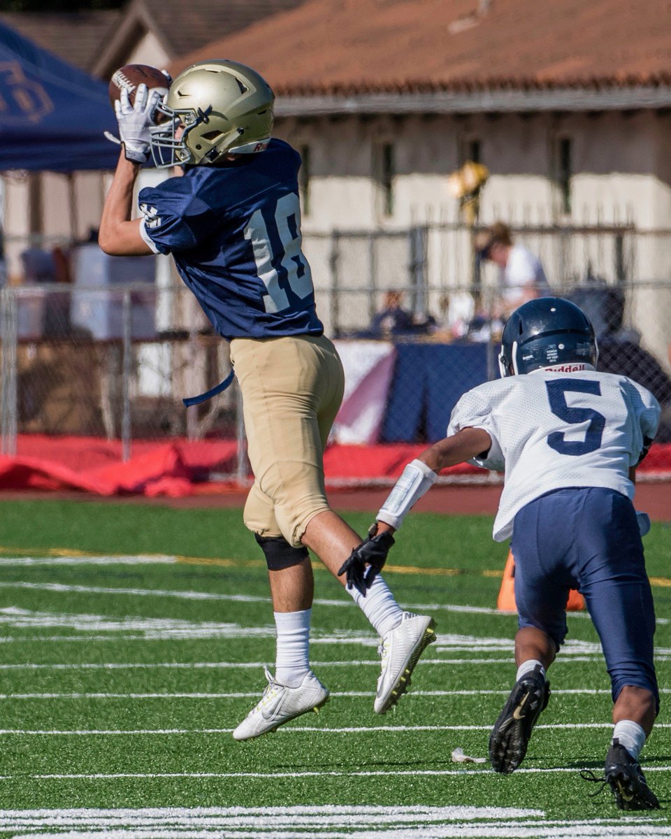 JGCleveland's tweet photo. Amazing year for @GriffCleveland. Midseason stats: 32REC, 524YDS, 4TD;
4ATT, 22YDS, 1TD; 1INT, 1TD. MORE to come. #NDHS #Gforce18 #HardWork https://t.co/2CBCUXlix9