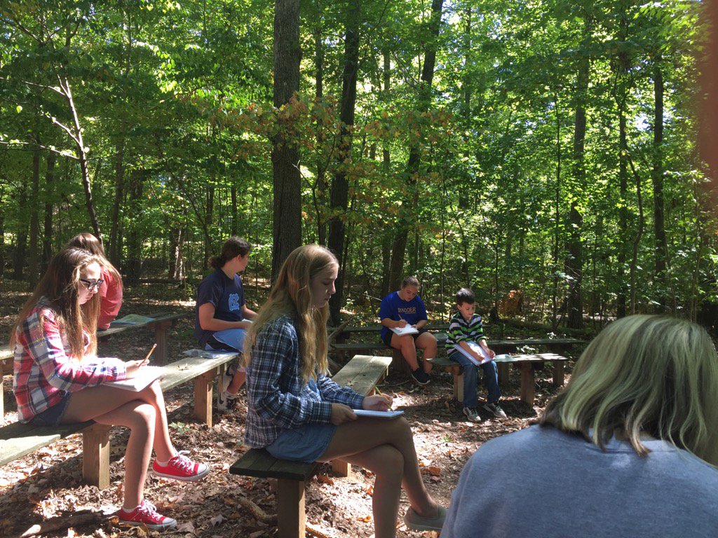 CWSArt's tweet photo. Perfect day for sketching outside. Grateful for the CWS outdoor classroom #7thgradersrock https://t.co/1XBtp0YEoh