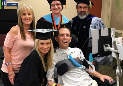Father with ALS dies; unable to attend daughter's college graduation, ceremony came to him dallasnews.com/news/flower-mo… via <a href="/dallasnews/">Dallas Morning News</a>