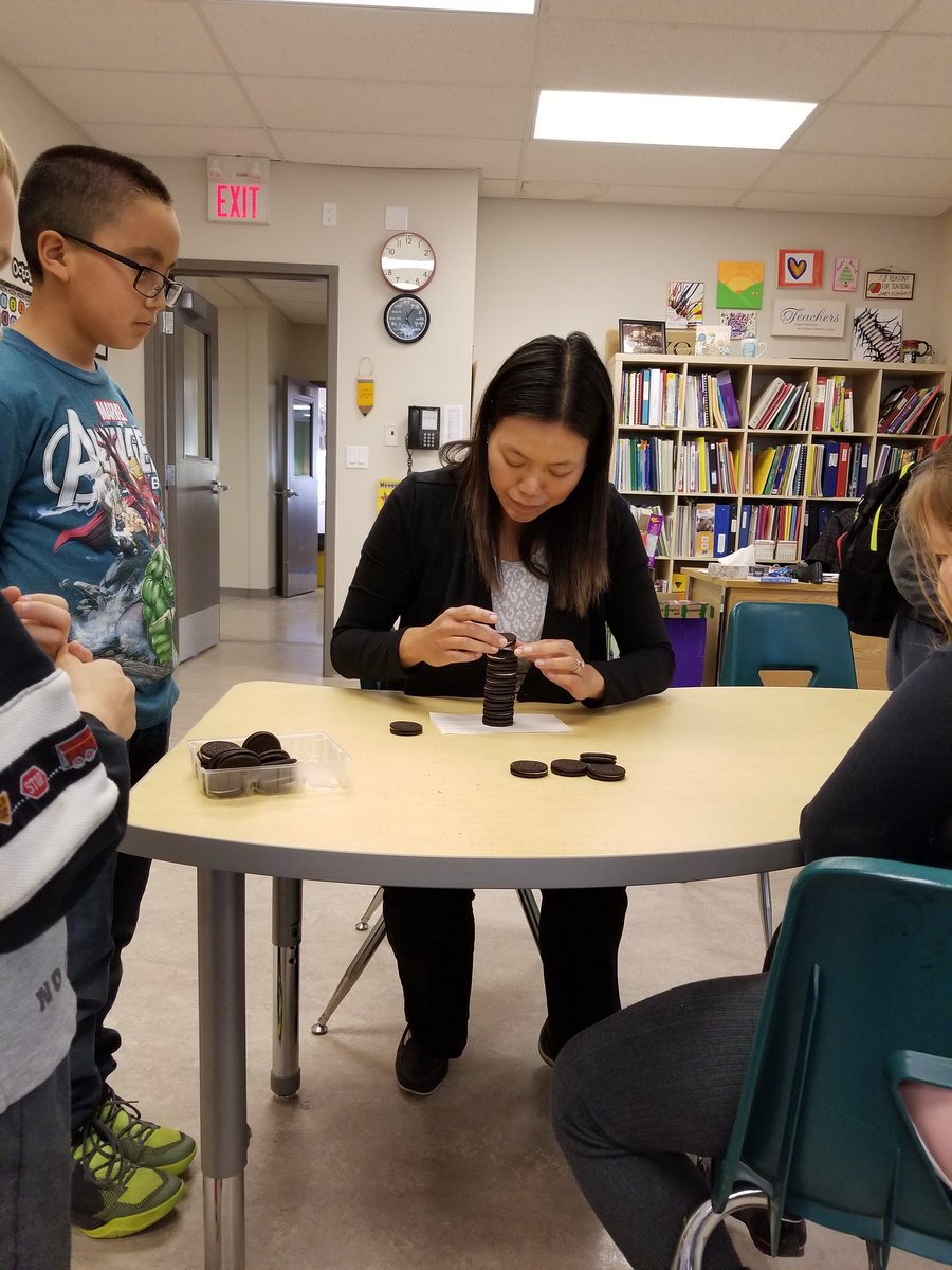 jenhollman's tweet photo. Oreo stacking challenge in Math today! @DuffieldSchool #psd70 #duffieldschool https://t.co/knQggHzLZF