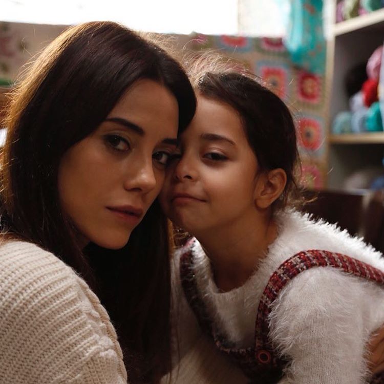 MelekAkcayCL's tweet photo. @ZeynepGunesCL es mi única madre 🌺#anne #madre #comunidadmadre https://t.co/9D90KYFIF7