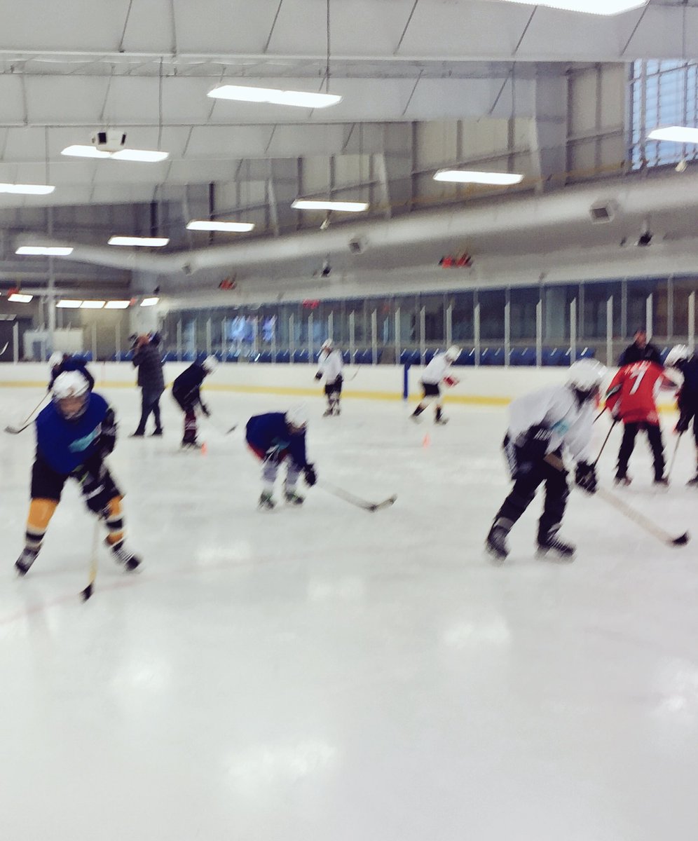 hockey4youth's tweet image. Amazing day thx to @StubHubCA at our first skate w/ @FatimaAl_Ali @CarlzCampbell &amp;amp; #VickySunohara. @UAEConsulateTO #hockey4youth