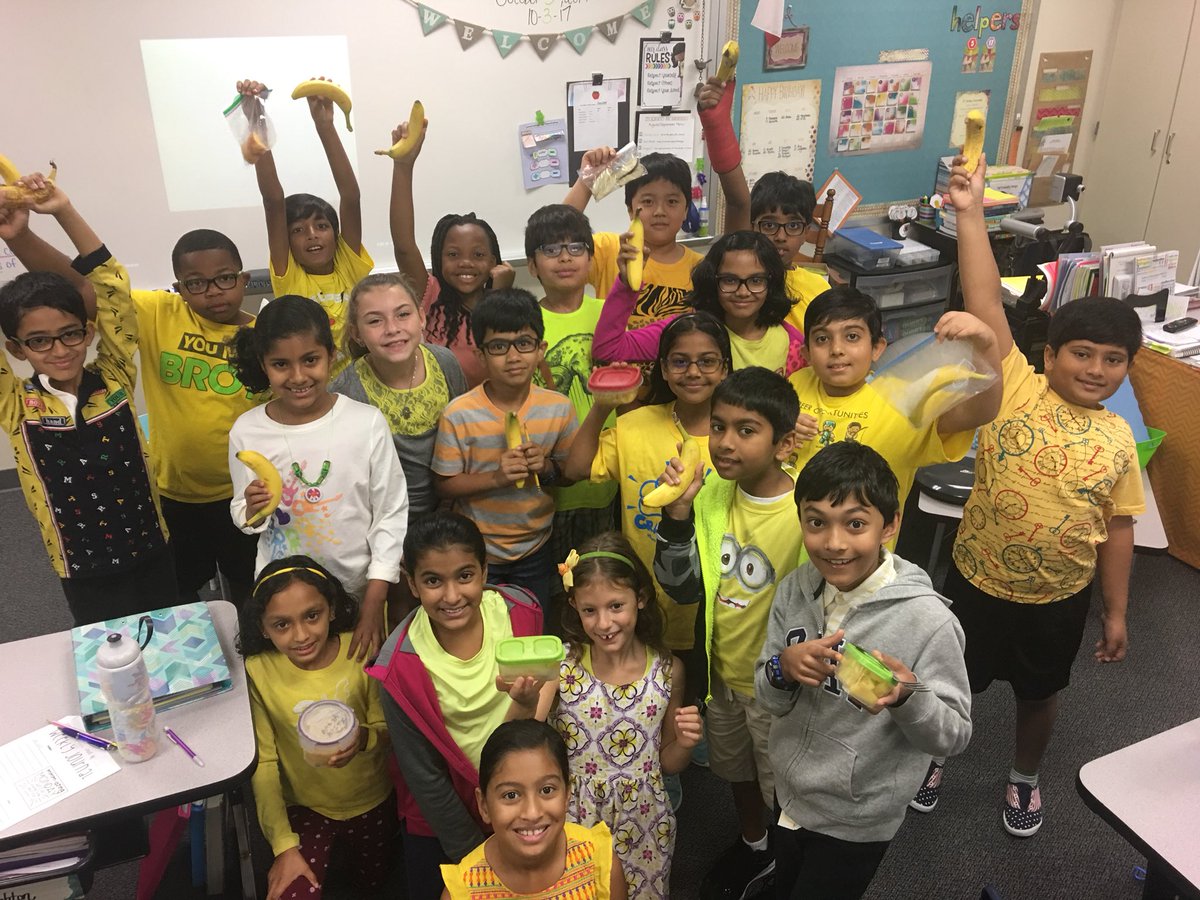 AndrewsFourth's tweet image. 🍋🍌🌽 Loving our yellow snacks!#packweek