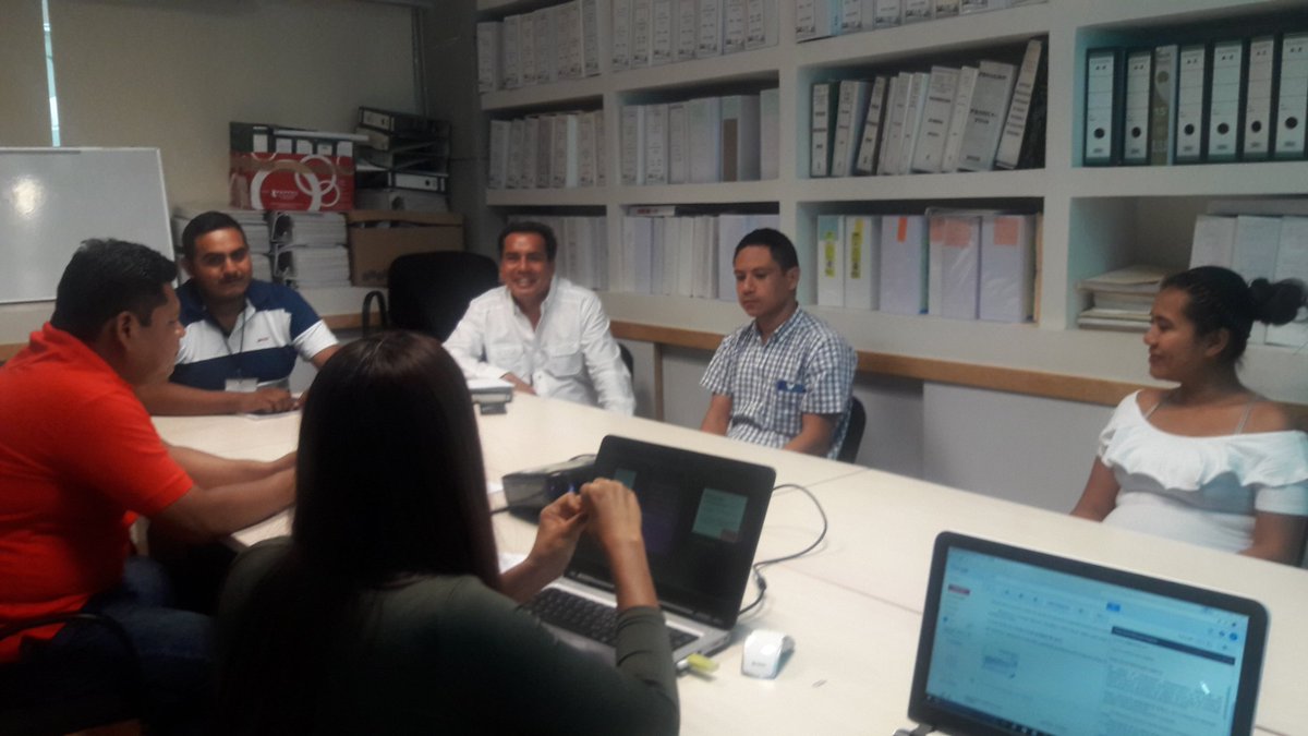 so_salas's tweet photo. Reunión con Coordinadores de #Extensionismo @incarural @SAGARPA_mx https://t.co/gHhEyoE6dd