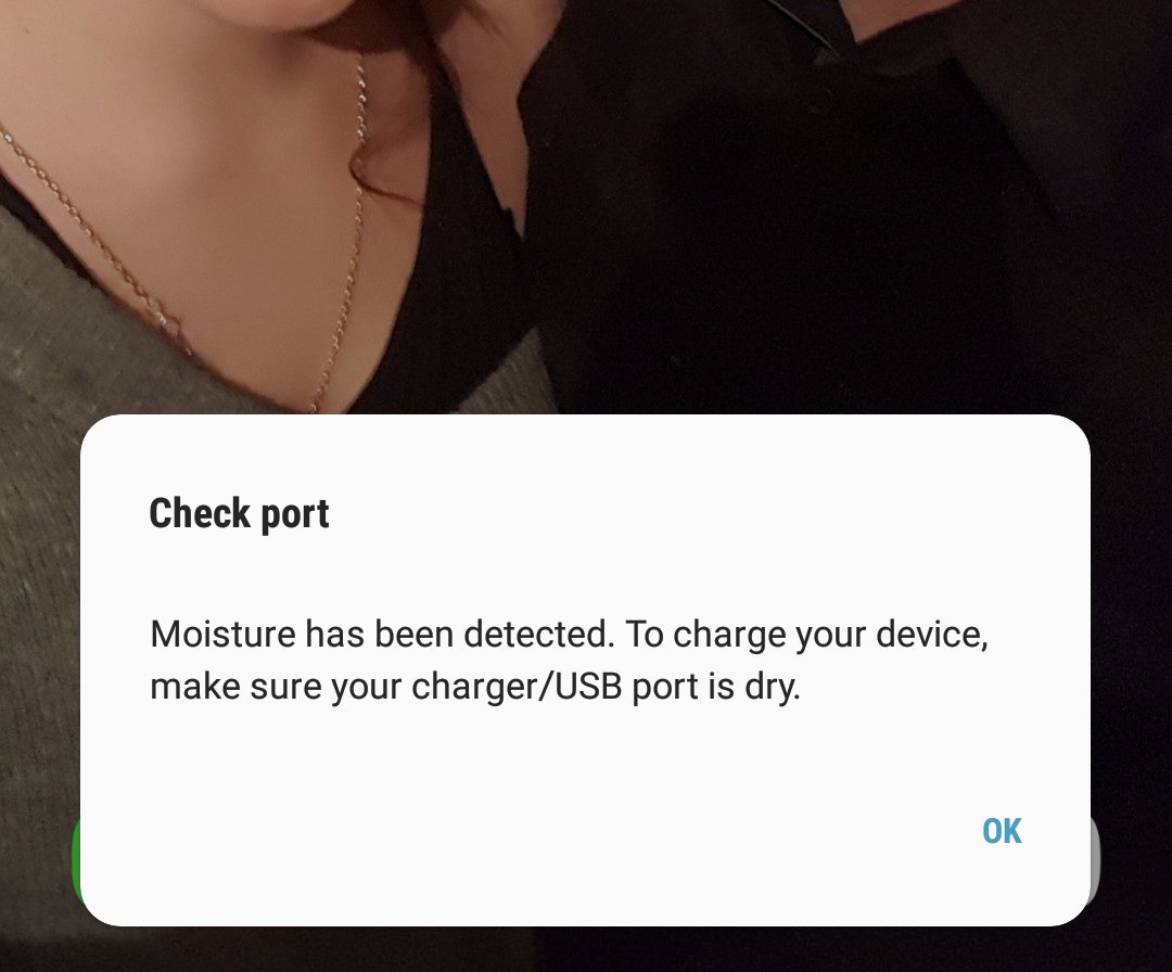 LouHoddz's tweet image. What does this mean? My phone charges at work but won&apos;t now!? #phonehelp #samsunghelp @Samsung