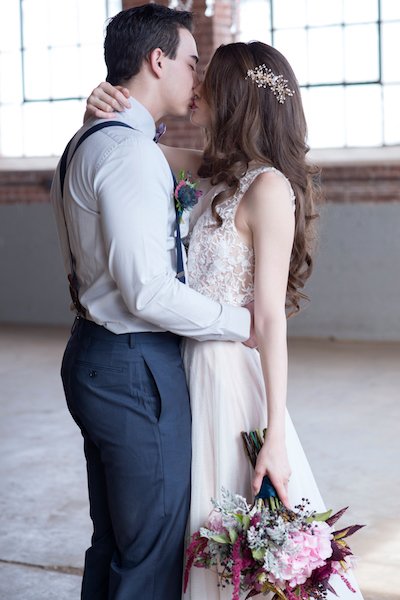 BlueBridal's tweet photo. Such a cute photoshoot by @karigeha with this real-life couple, featuring one of our favorite @WattersWtoo #weddingdresses! #denverbride https://t.co/0s0CBdU9zS