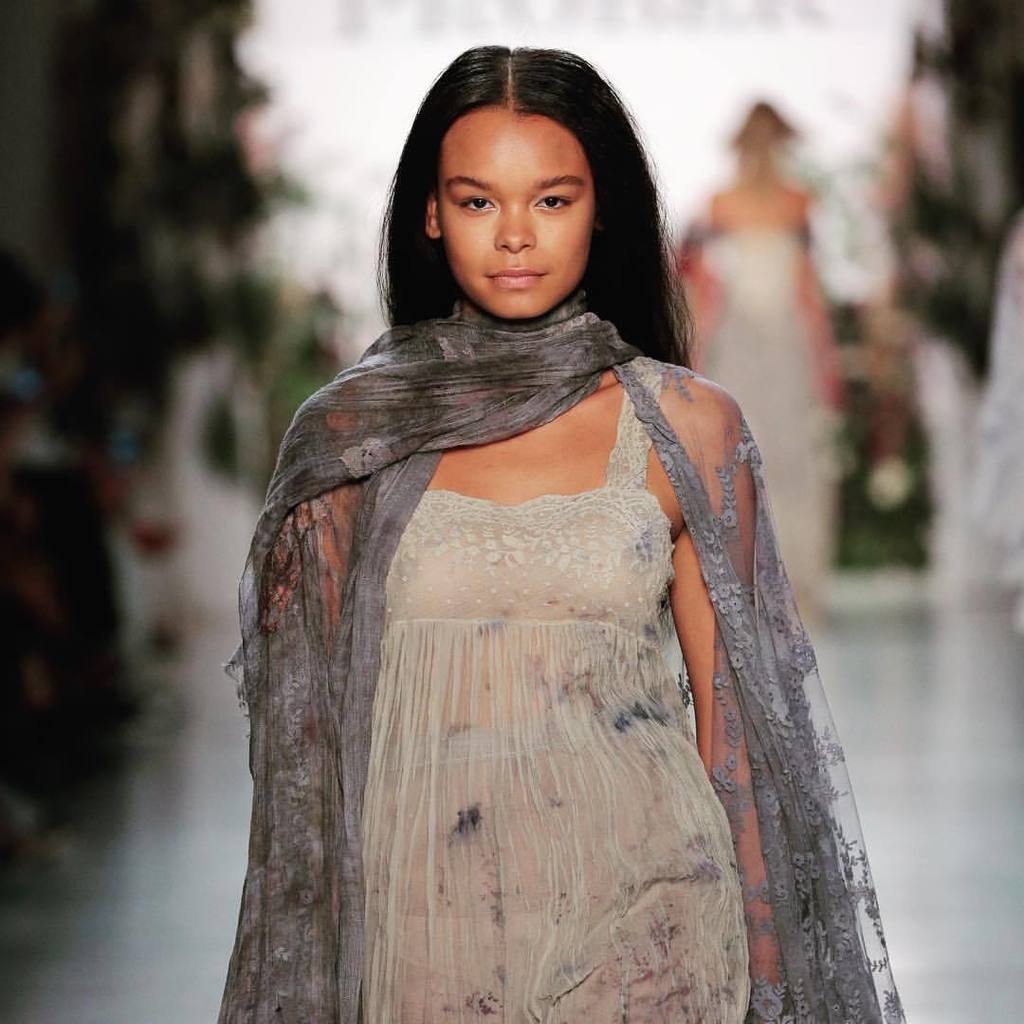 #SS18 #scarf collaboration with <a href="/mimiprober/">Mimi Prober</a>. DM us to preorder. #artisan #made #luxury #handwoven #natural #flowerpower #fpotd 📷@randybrooke