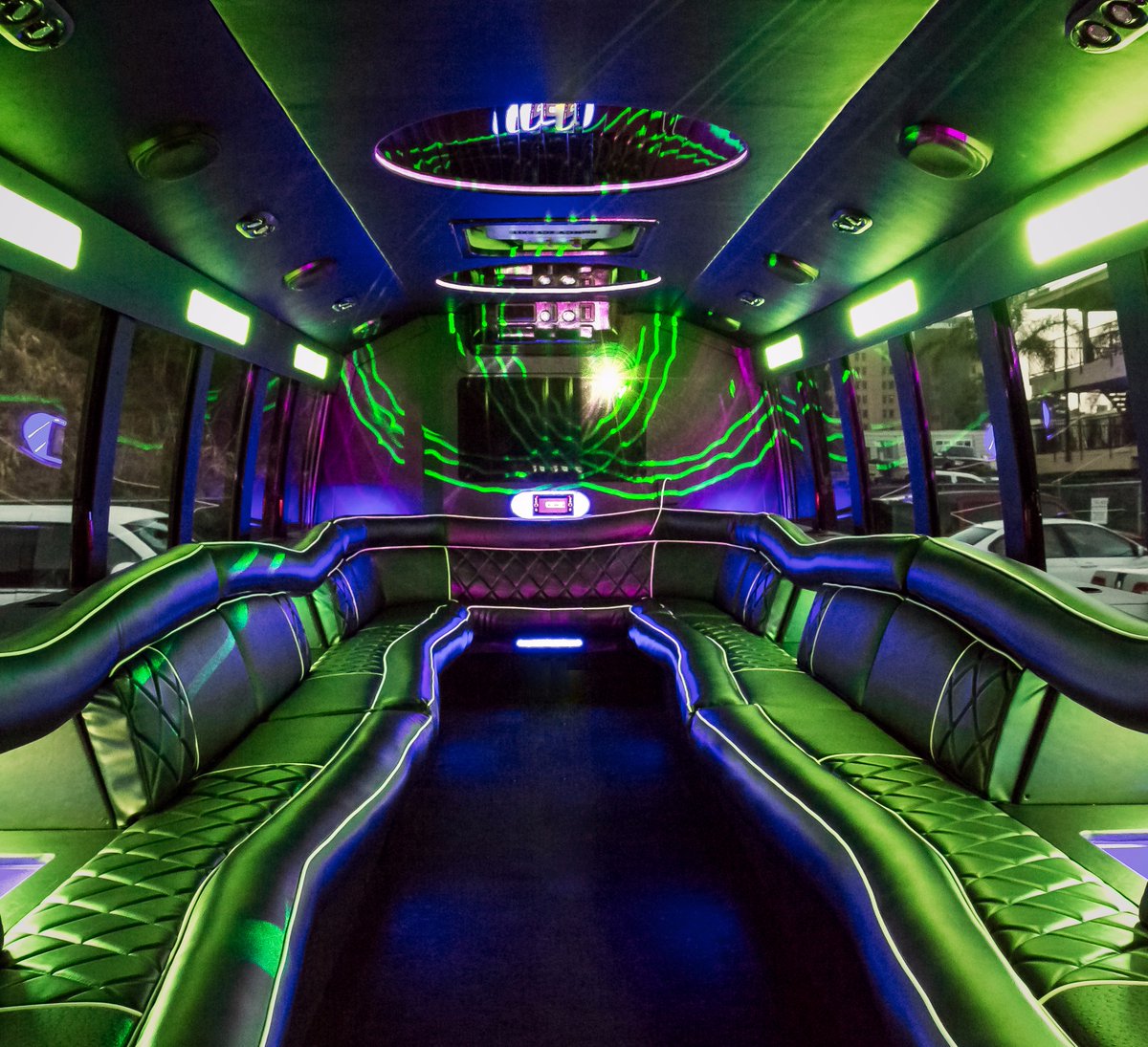 SpectrumLimo's tweet image. We have last minute deals for Limousines/Party Buses for Saturday's Jason Aldeen Concert at Mattress Firm.  Call 619-225-8466