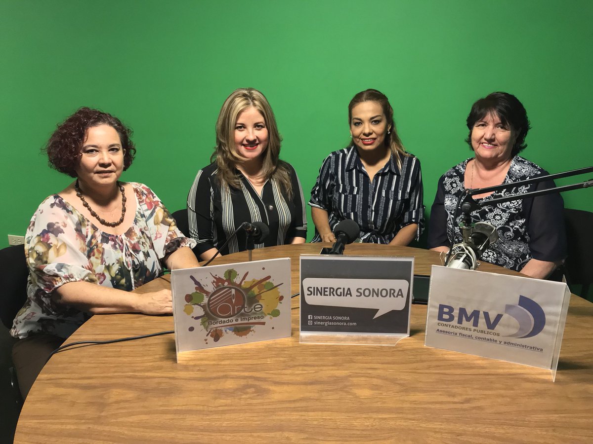 ampnhermosillo's tweet photo. Socias del club Hermosillo platicando en Sinergia Empresarial sobre el objetivo. Las invitamos a sumarse a este noble proyecto. #FMPNM https://t.co/63SFKPaBwA
