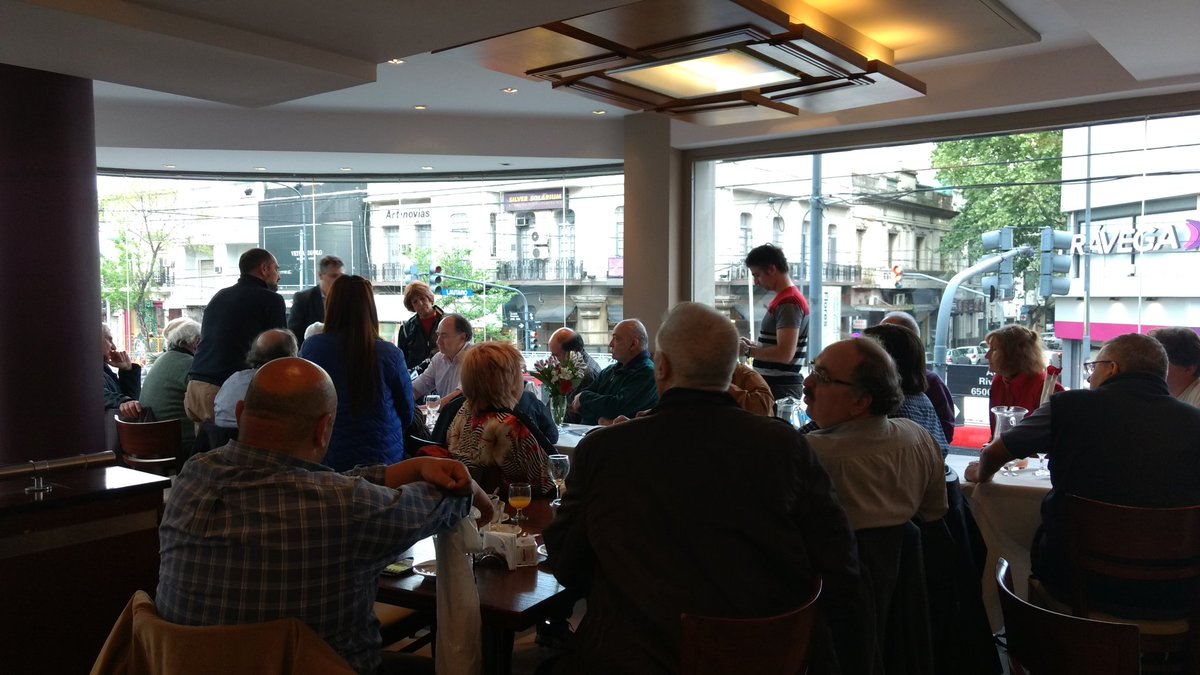 En Flores junto a <a href="/matiastombolini/">Matias Tombolini</a> hablamos con los vecinos y asociaciones de consorcistas #BajemosLasExpensas