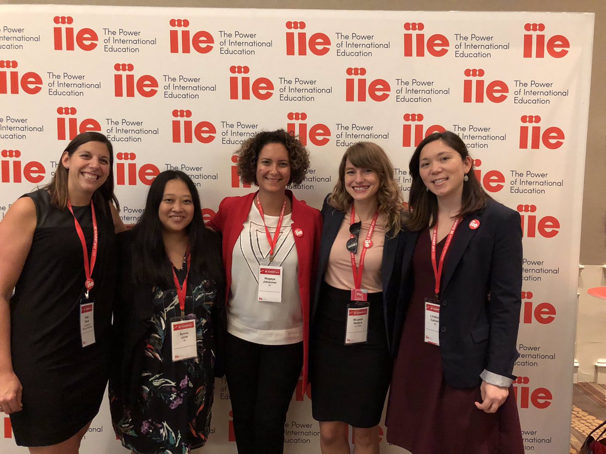 GenStudyAbroad's tweet photo. The #generationstudyabroad team, past &amp; present ✈️📚#iiesummit2017 #powerofie https://t.co/VqQN1TxtSk