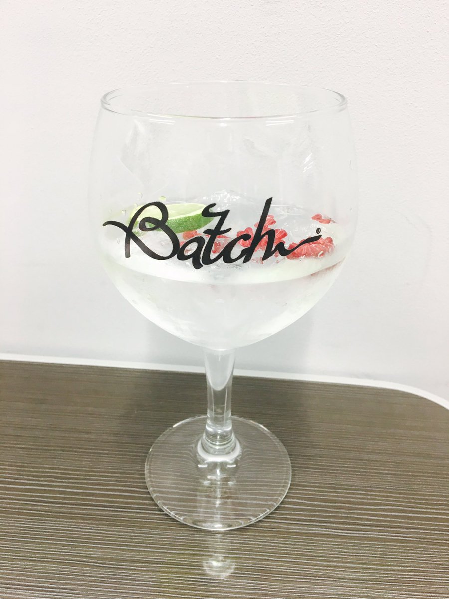 urban_grapevine's tweet photo. Thanks @BatchBrew for a great visit. Love your ethos and your #gin #whinberrygin #Burnley #NewtonleWillows #gintasting #ginbar https://t.co/44sRNLVOFH