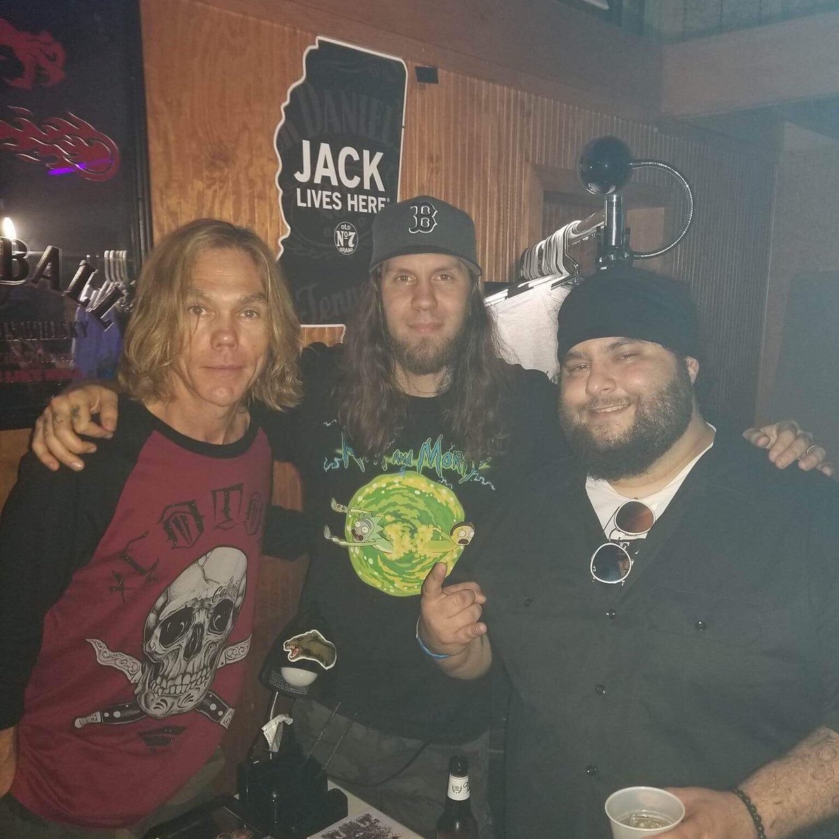 CandyboneSinger's tweet photo. Honored and grateful to open for @_smileemptysoul and meet one of my influences @SeanDanielsen #smileemptysoul #candybone #candybonemusic 🤘 https://t.co/uB8pm6HR3p