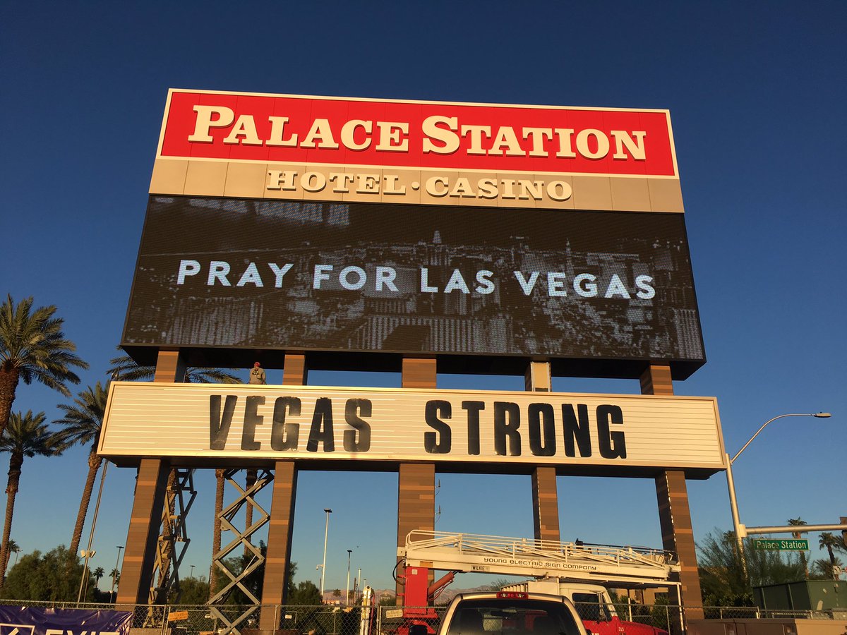 BrokenCondumbs's tweet photo. I never really feel proud about my work, and it may be small and I got paid to do it. But today I felt proud to put this up! #VegasStrong https://t.co/tQBH6EuBxP