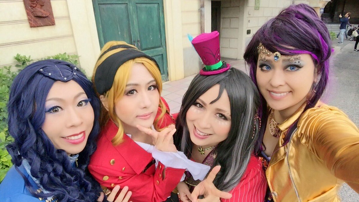 Carol リヴァハンの民 今日はディセンダントー 入って早速飲酒 ばばあビア Dハロ仮装 Dハロ仮装17 ディズニー仮装