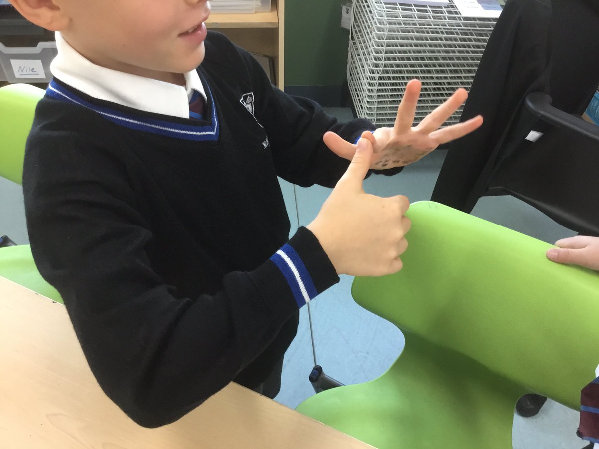 BCADyear4's tweet photo. #yr4nile are signing out their names to kick start #Nopensday @BCADyear4 @BCADprep @BCADsen  can you guess these letter? https://t.co/FmwxsO6Blp