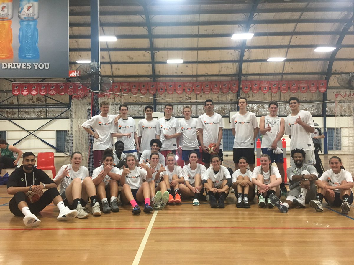 findmycoachAU's tweet image. A huge privilege last night to have Devin and Navin from the @TEN000HOURS crew workout some of the top hoopers in NSW. #shiftteam #inthelab