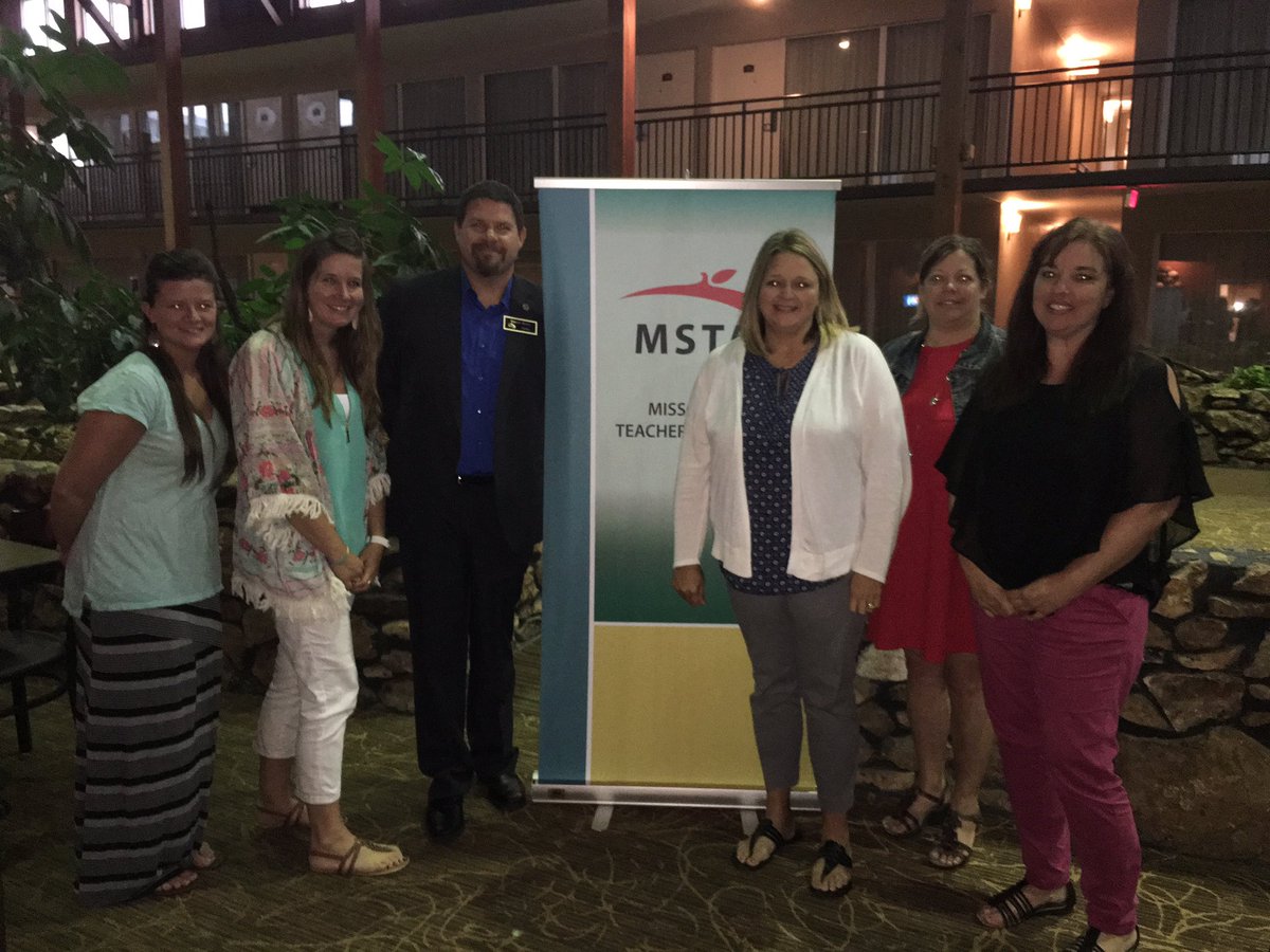 andilou27's tweet photo. We are representing Sedalia at the Central Region's Open Hearing. Big CONGRATS to Hope from the Sedalia Democrat for her media award! She is amazing! #msta #betonbret #ssd200 #sedaliademocrat @MrsLutjenSMS https://t.co/VJqNUMqJmx