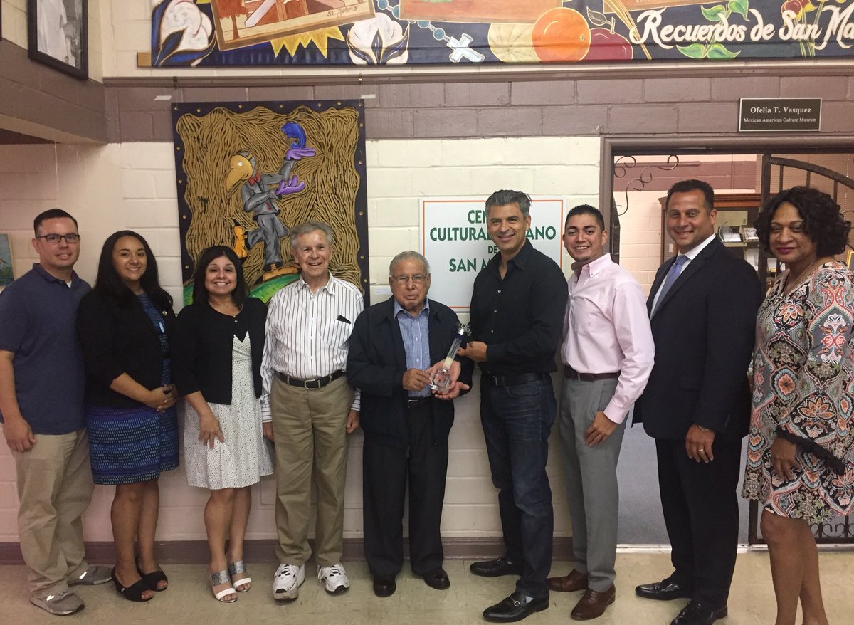 VoteJMA's tweet photo. Congratulations Ralph Gonzales on being the 1st recipient of the #CentroSMTX President’s Award! Your dedication to #SMTX is appreciated! https://t.co/ExTr7YhGEs