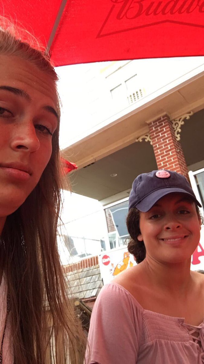 Bethhaller77's tweet photo. @lauren_rude14 Ily sweety #NationalBoyfriendDay #7yearsofmarriage https://t.co/t4jkbH6EwD