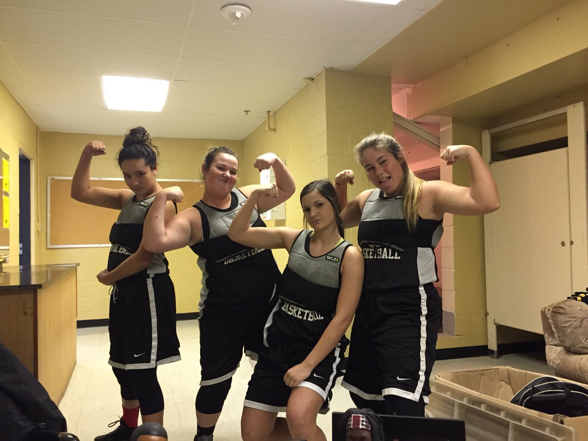 salinagirlsbb's tweet photo. Team Weight Vest! @addylessons  @BlairKerns Six and Littlefield... https://t.co/LIdSDSzeIC