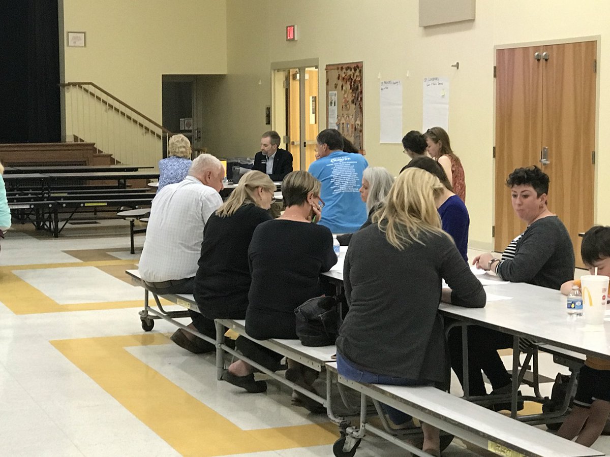 sowders_jamie's tweet photo. Community engagement in Sayler Park is a powerful thing. Thank you all for being involved. #SPJagPride https://t.co/KD6nl3PCJQ