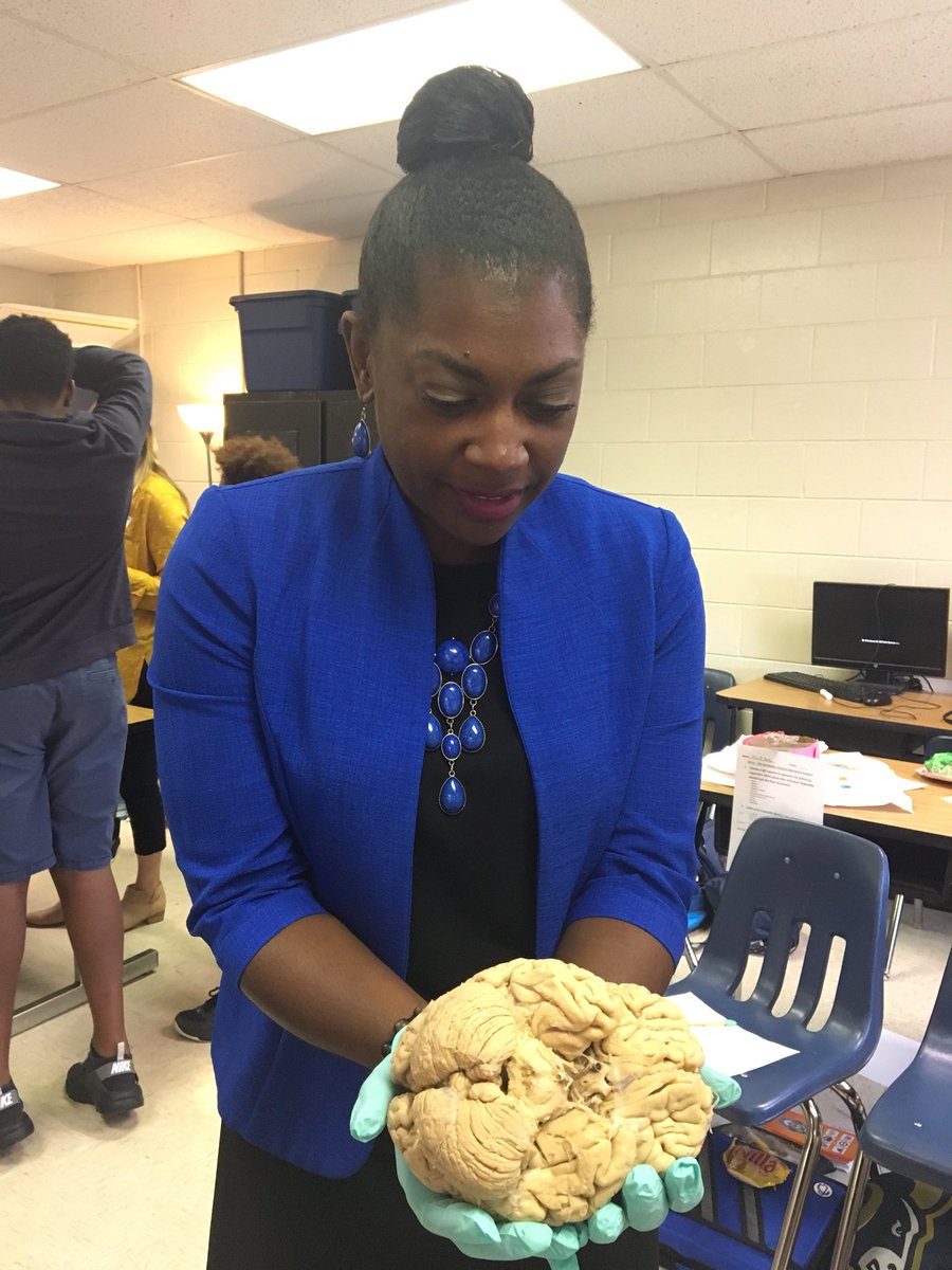 Everett_A_'s tweet photo. @consuegrancts made me want to go back to 7th grade just to have her for science! #NCSSBeTheBest #NCTSPRIDE #sciencedoneright https://t.co/gRhJ75FPiE